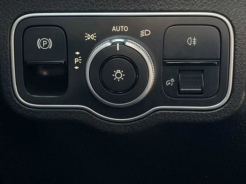 Used 2023 Mercedes-Benz EQB 250+ image 24