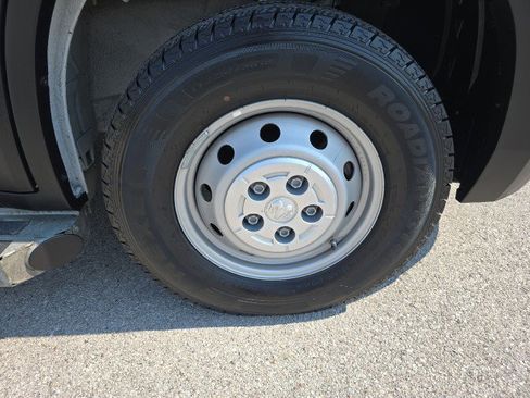 Used 2023 RAM ProMaster 2500 image 14
