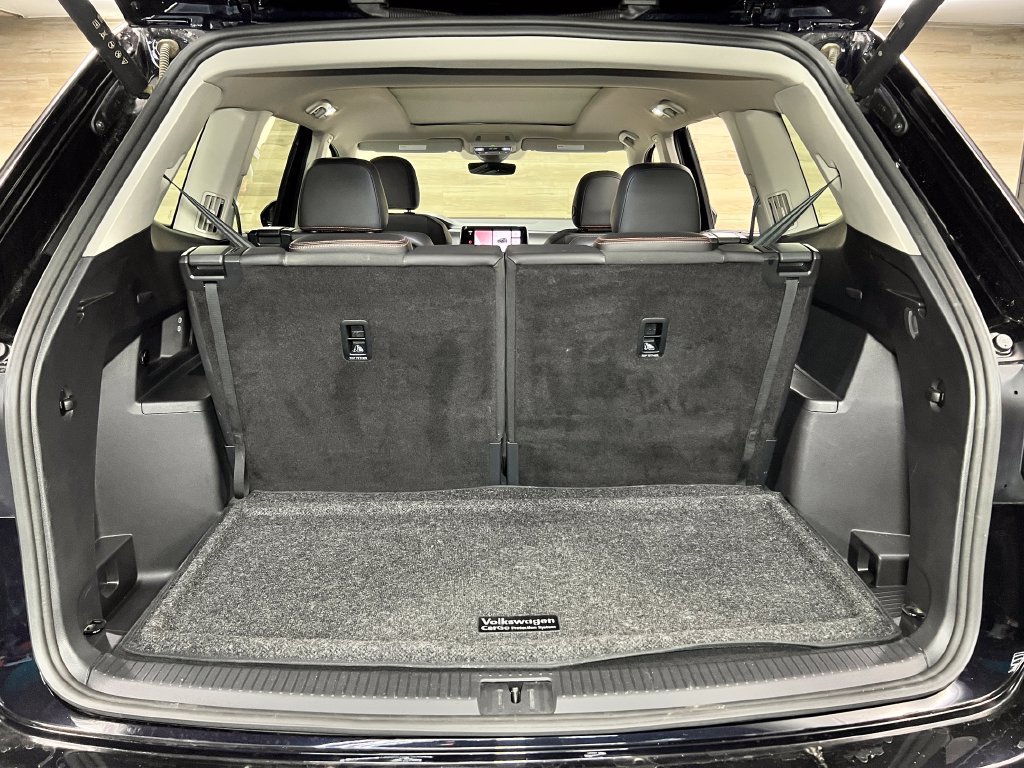 Used 2025 Volkswagen Atlas Peak Edition SE AWD/4WD image 20