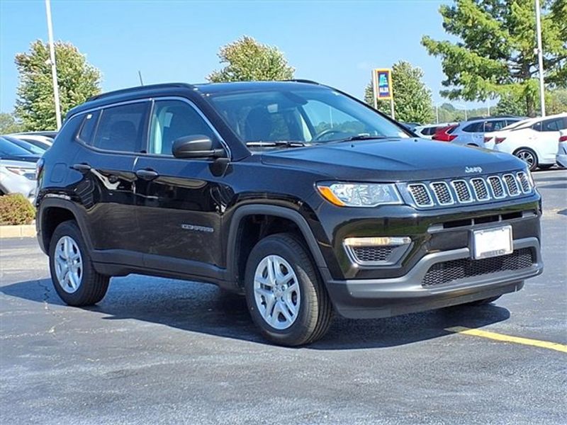 Used 2019 Jeep Compass Sport image 1
