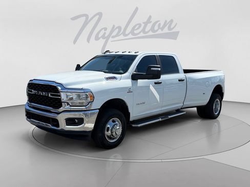 Used 2024 RAM 3500 Big Horn AWD/4WD image 1