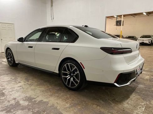 Used 2026 BMW 740i RWD image 3