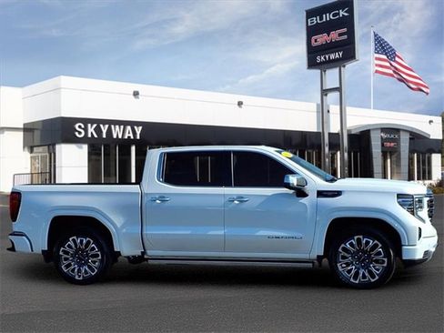 Used 2024 GMC Sierra 1500 Denali Ultimate image 4