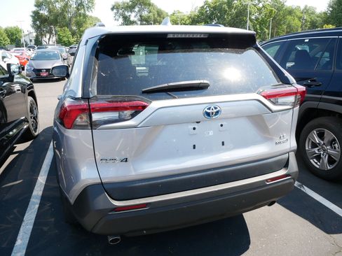 Certified 2024 Toyota RAV4 LE AWD/4WD image 7