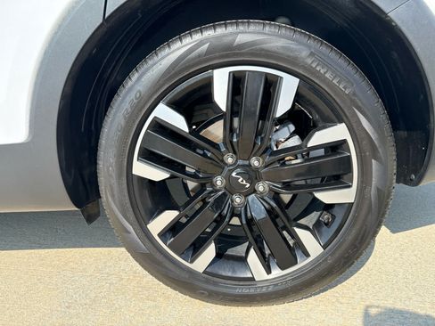 Used 2025 Kia Telluride SX w/ SX Captain's Chair Package FWD image 43