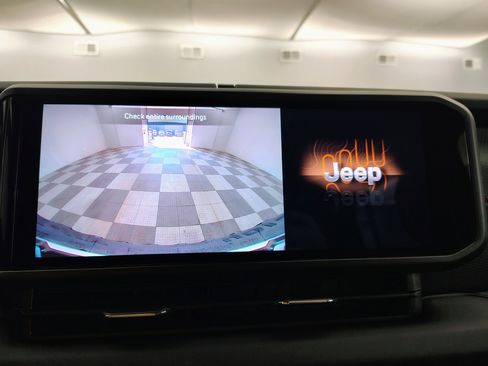 New 2026 Jeep Wrangler Unlimited Rubicon AWD/4WD image 4