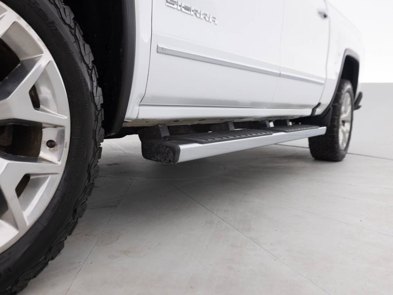 Used 2016 GMC Sierra 1500 SLT w/ SLT Premium Package AWD/4WD image 24