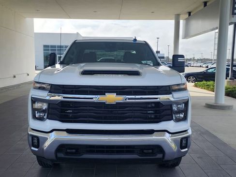 Used 2025 Chevrolet Silverado 2500 LT w/ Convenience Package image 3