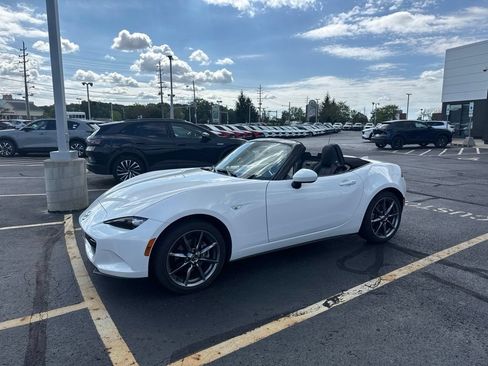 Used 2016 MAZDA MX-5 Miata Grand Touring RWD image 1