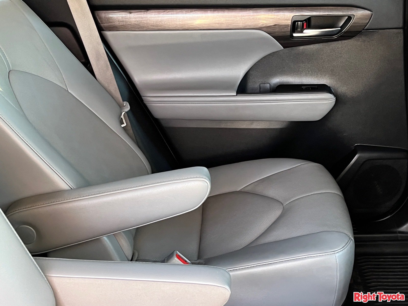 Used 2022 Toyota Highlander Platinum FWD image 15