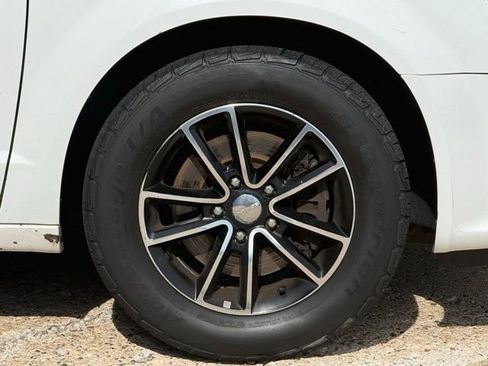 Used 2016 Dodge Grand Caravan R/T FWD image 12