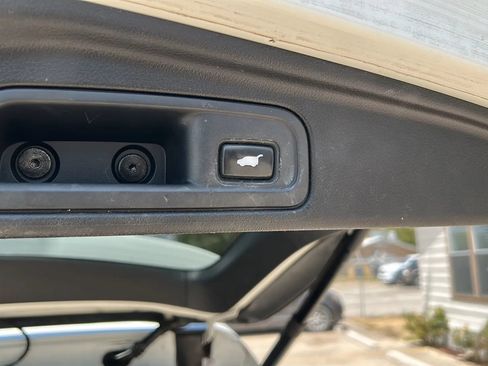 Used 2018 Honda Pilot Touring image 22