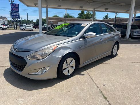 Used 2013 Hyundai Sonata Hybrid FWD image 3