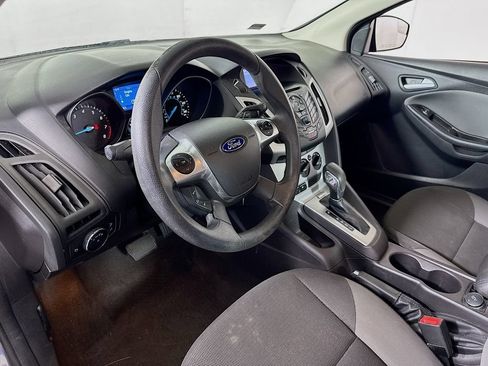 Used 2014 Ford Focus SE FWD image 9