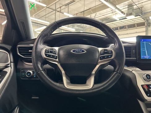 Used 2021 Ford Explorer XLT w/ Equipment Group 202A image 14