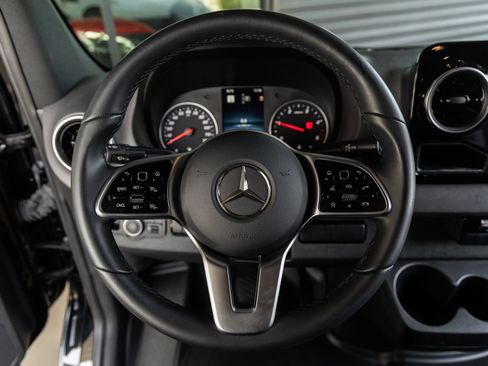 Used 2024 Mercedes-Benz Sprinter 2500 image 26