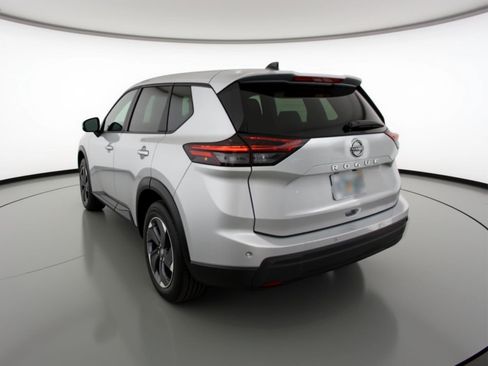 Used 2025 Nissan Rogue SV image 6
