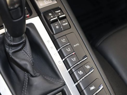 Used 2021 Porsche Macan image 33