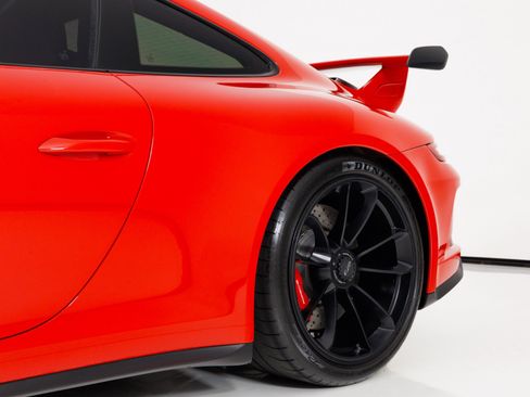 Used 2018 Porsche 911 GT3 w/ Sport Chrono Package RWD image 60