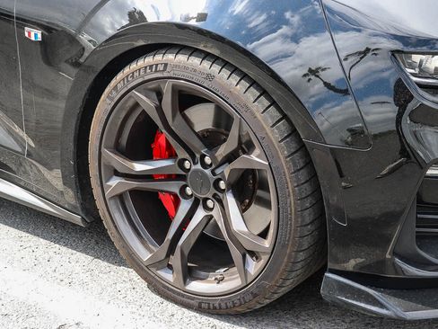 Used 2019 Chevrolet Camaro SS image 4