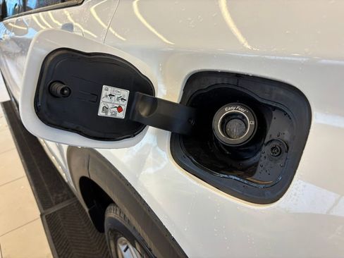 Used 2023 Ford Explorer Limited image 39