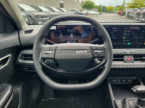 New 2026 Kia K4 FWD image 9