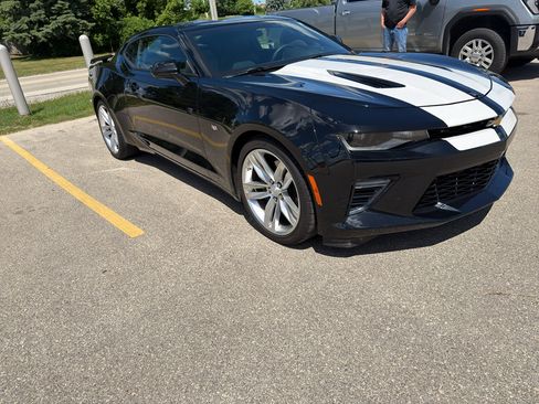 Used 2016 Chevrolet Camaro SS RWD image 2