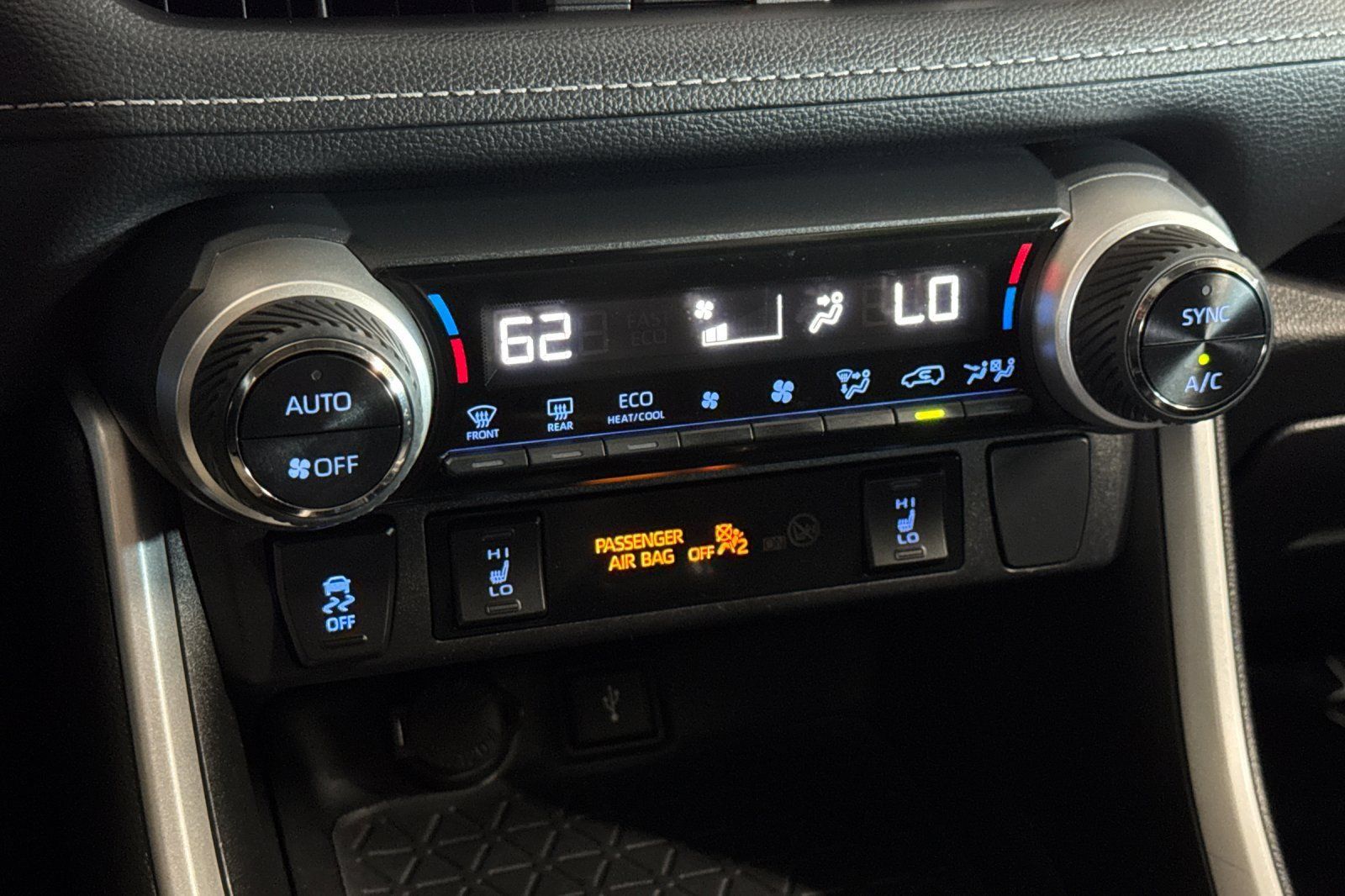 Used 2022 Toyota RAV4 XLE Premium AWD/4WD image 21