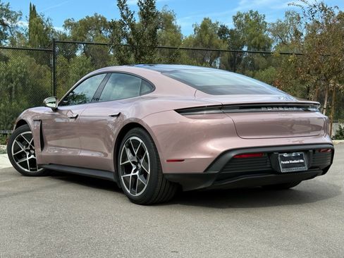 Used 2025 Porsche Taycan image 3