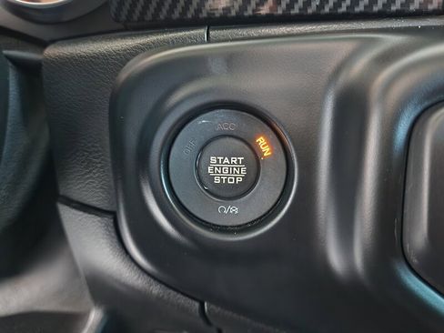 Used 2020 Jeep Wrangler Unlimited Sport image 37