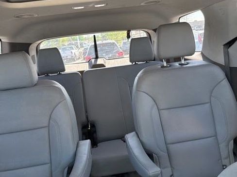 Used 2019 Chevrolet Traverse Premier image 18