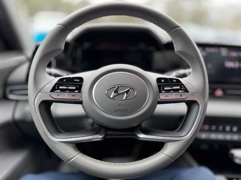 Used 2022 Hyundai Elantra SEL w/ Convenience Package image 8