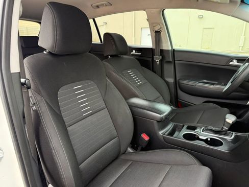 Used 2021 Kia Sportage LX w/ LX Fwd Popular Package image 17