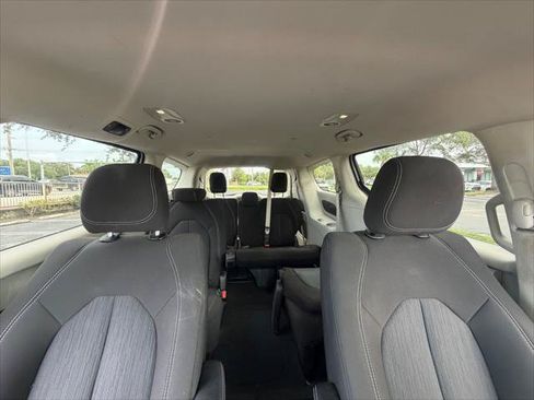 Used 2023 Chrysler Voyager LX FWD image 23