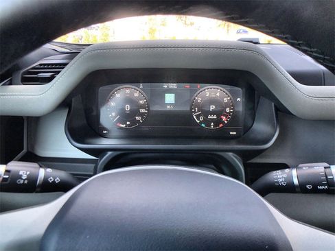 Certified 2021 Land Rover Defender 110 SE image 23