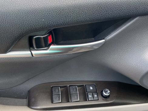 Used 2022 Toyota Camry XLE w/ Navigation Upgrade Package FWD image 21