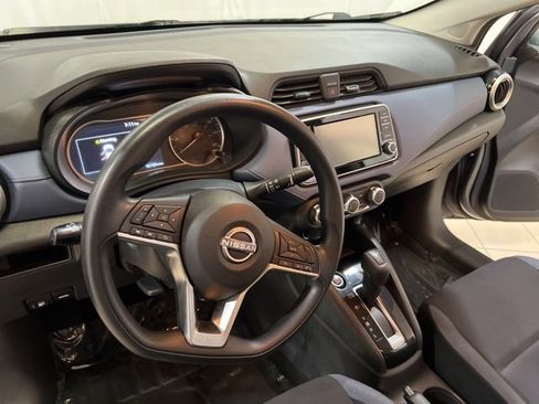Used 2023 Nissan Versa SV image 10