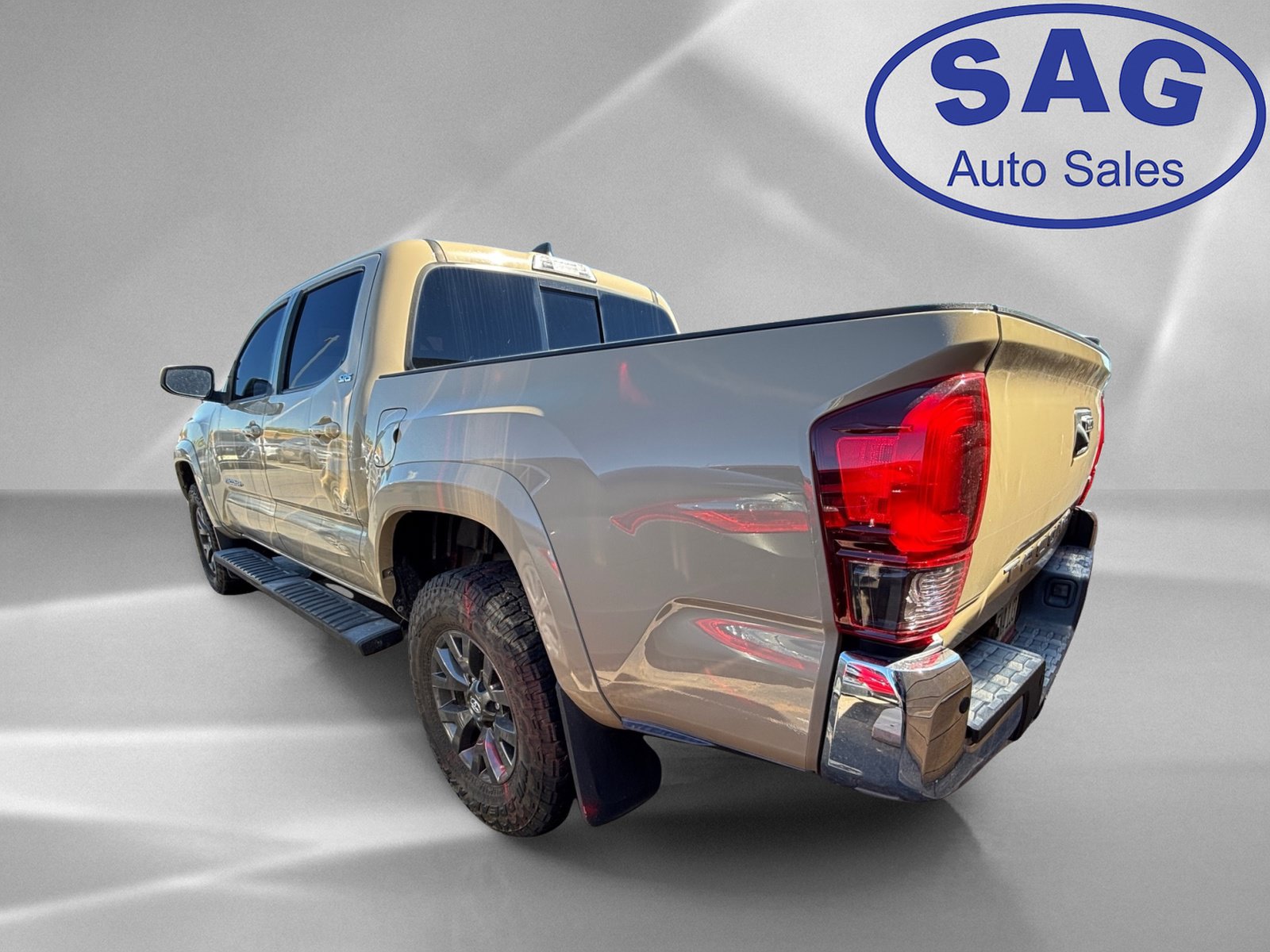 Used 2020 Toyota Tacoma SR5 RWD image 4