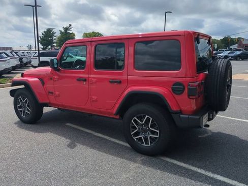 Used 2026 Jeep Wrangler Unlimited Sahara AWD/4WD image 6