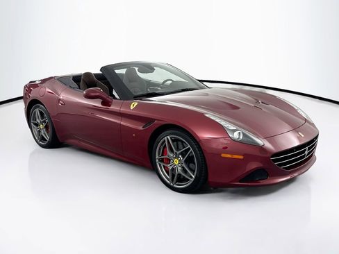 Used 2016 Ferrari California T RWD image 3