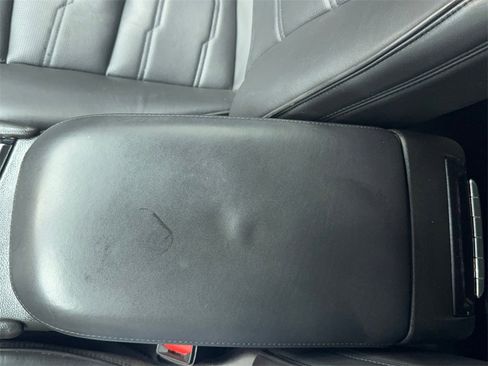 Used 2017 Cadillac XT5 Platinum image 32