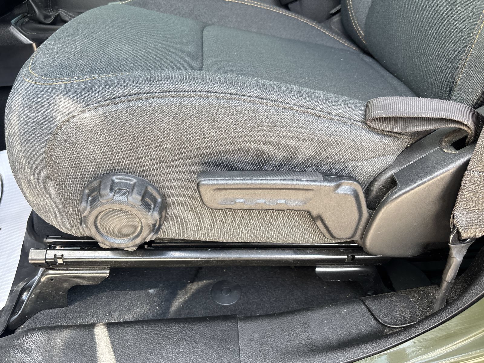 Used 2024 Jeep Gladiator Sport AWD/4WD image 15