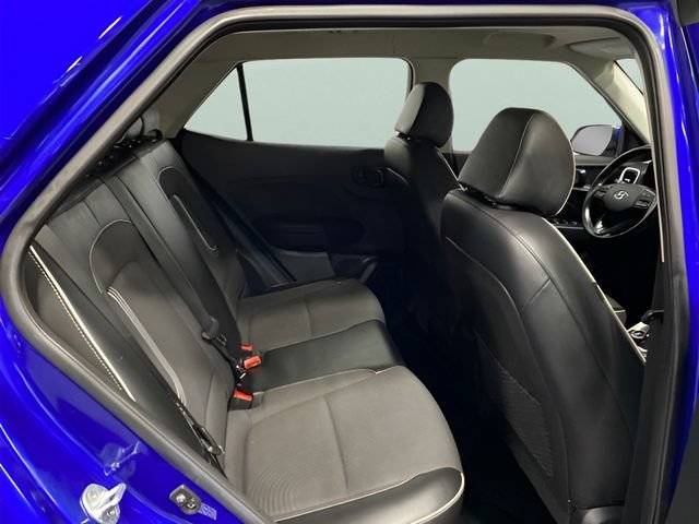 Used 2022 Hyundai Venue Limited FWD image 21