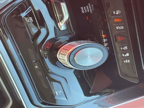 Used 2024 Jeep Wagoneer L Base w/ Premium Group I image 28