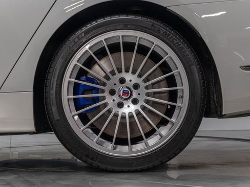 Used 2022 BMW ALPINA B7 xDrive AWD/4WD image 39