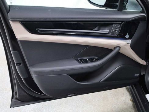 Used 2026 Porsche Panamera RWD image 16