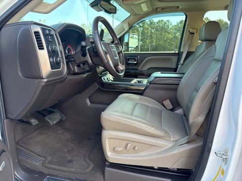Used 2016 GMC Sierra 2500 Denali w/ Duramax Plus Package AWD/4WD image 17