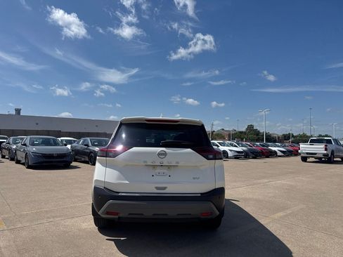 Certified 2023 Nissan Rogue SV FWD image 16