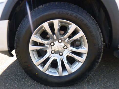 Used 2014 RAM 1500 Limited AWD/4WD image 23