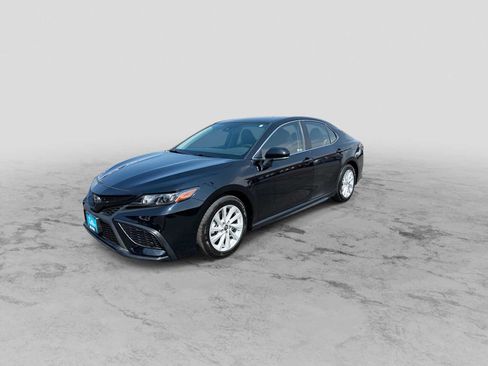 Used 2024 Toyota Camry SE FWD image 4